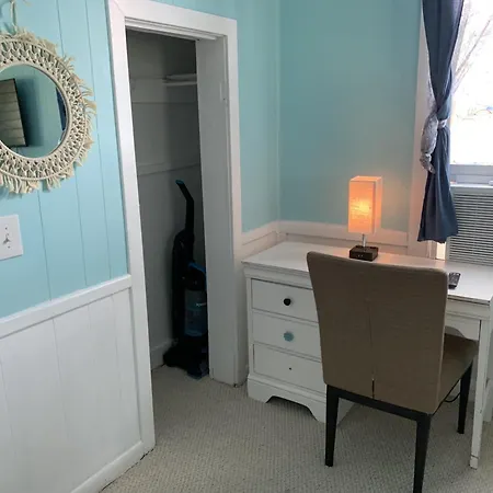 Beachfront Cottage Best Location In Ocean View! Cottage